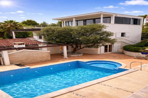 Holiday Home Swimming Pool