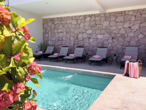 Sunloungers for the entire crew!