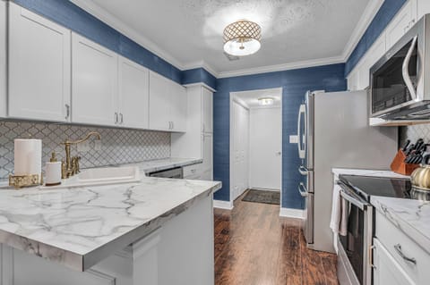 Cook, gather, and connect with ease. 