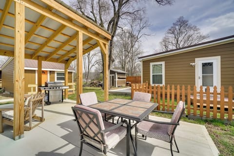 Shared Outdoor Space | Gas Grill