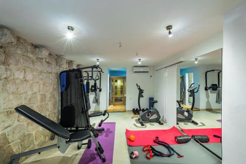 Wellness Area - Sauna & Hot Tub, Gym