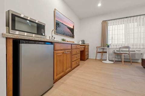 Kitchenette with Nespresso Coffee Machine and Mini Fridge - No Stove