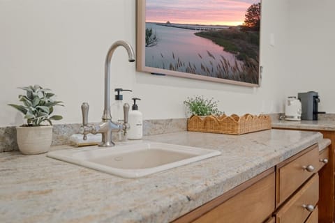 Public Goods Toiletries Provided