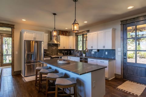 Kitchen with Seating at the Center Island
