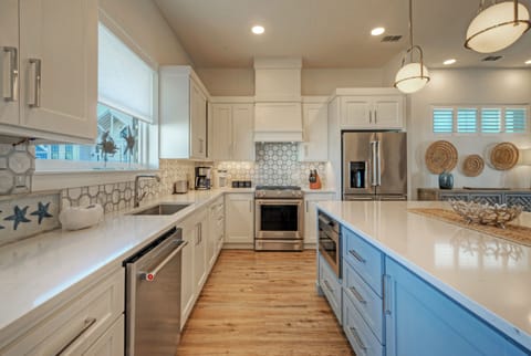 Perspective of the kitchen layout from the dining area. (Southern Cross)