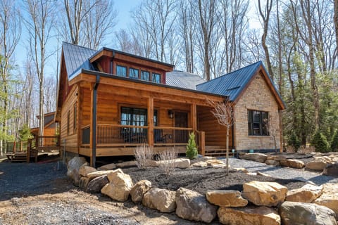Willowcrest is a brand new Deep Creek Lake vacation rental.