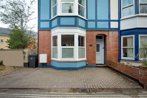 Property View showing parking to front of house