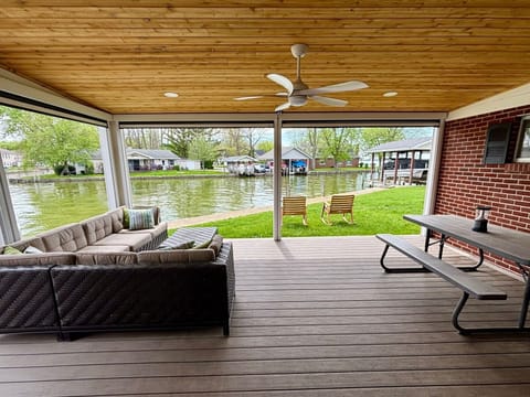 Great views from the  comfort of a screened in porch. Or retract the screens. 