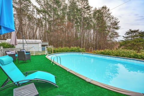 Ararat Vacation Rental | 3BR | 2BA | 3,900 Sq Ft | 1 Step to Enter
