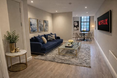 Living Room / Lounge