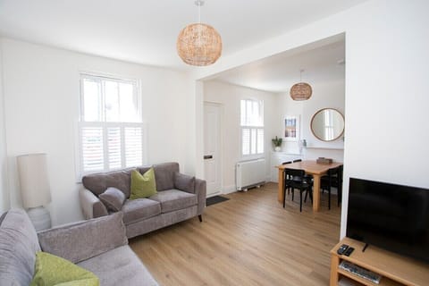 Living Room / Lounge