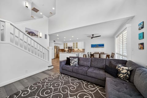 Home Decor, Architecture, Building, Furniture, Indoors