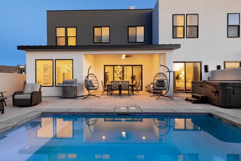 Private Backyard Getaway