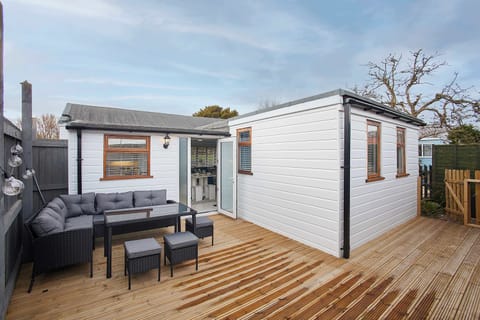 Aurora Shore, Cleethorpes - Host & Stay