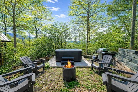 Fire Pit Lounge | Enjoy Slow Nights by the Fire After a Day of Adventure
