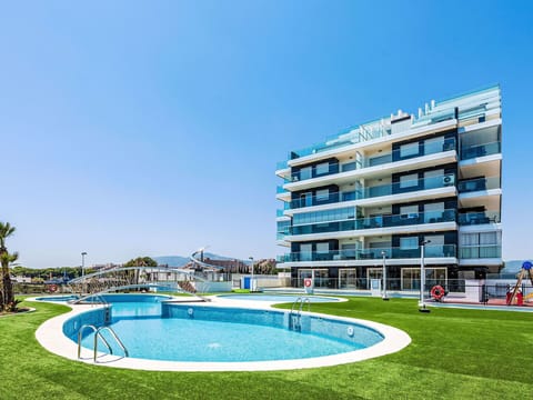 Apartment, Floor, Interior Design, Flooring, Condominium, Balcony, Shade, Daylighting, Aluminium, Hotel