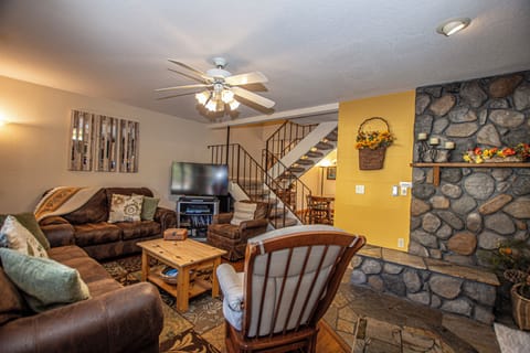 Lake Forest 142 - Living Area TV