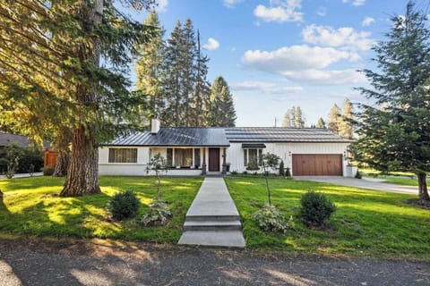 Welcome to the Hayden Lake Cottage