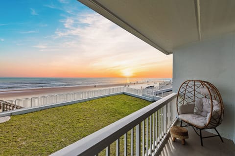 Welcome to Ocean Breeze Resort 217