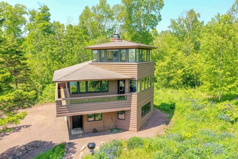 Treehouse on Lake Superior near Schroeder, Minnesota.