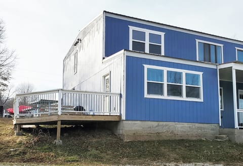 Lodge20A20Outside201