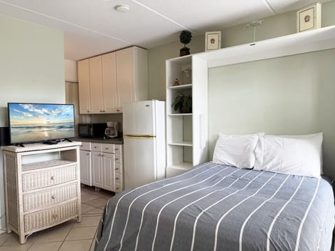 Upper Studio – Venice Villas Poolside (6803)