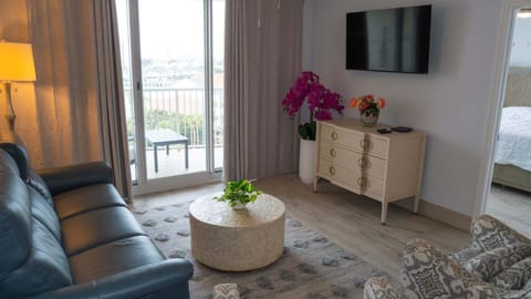 Furniture, Indoors, Living Room, Screen, Home Decor