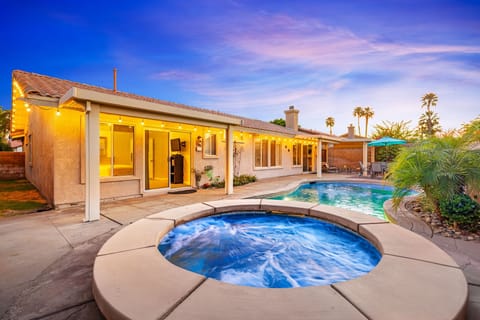 Private pool and spa perfect for relaxing desert evenings