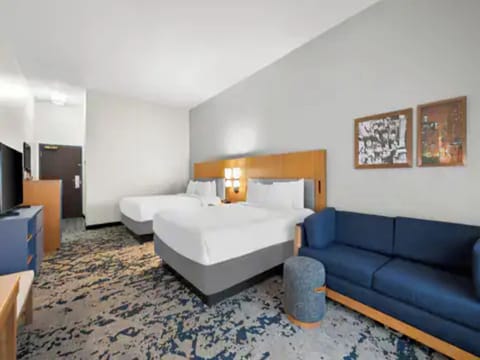 Settle into crisp beds with roomy seating for relaxing evenings.