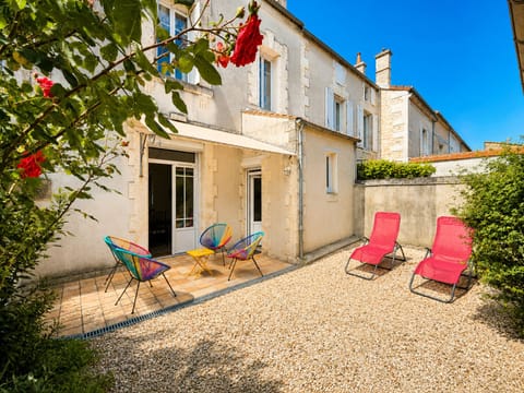 Private courtyard with its furniture