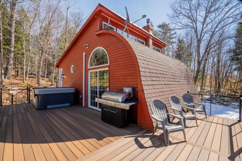 Sizzle and soak: grill up a feast just steps away from the hot tub for the perfect evening under the stars.