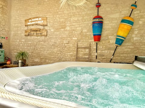 Indoor spa tub