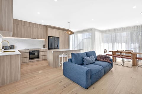 🏡 Stylish open-plan living, dining, and kitchen area—perfect for relaxing, entertaining, and enjoying time together.