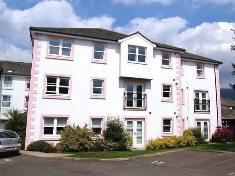 20 GG House External 