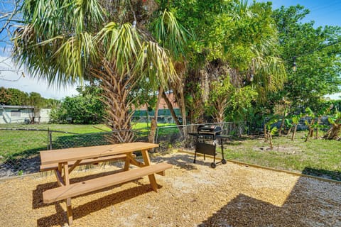 Fort Myers Vacation Rental | 4BR | 2BA | 1,212 Sq Ft