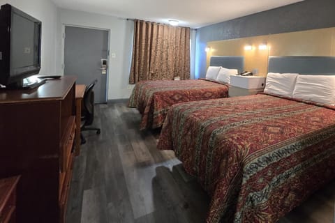 Compare room layout quickly with another near-identical angle.