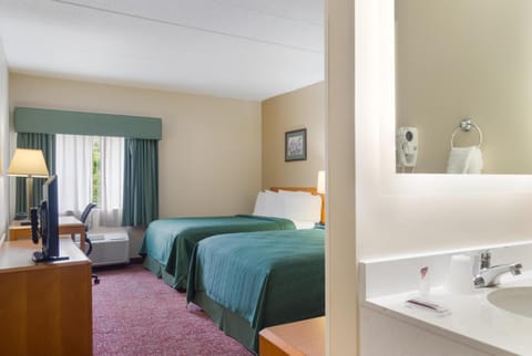 Wake up to an easy suite layout with everything close by.