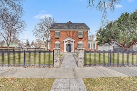 Welcoming Home Front