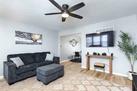 Living room with 55" Samsung smartTV