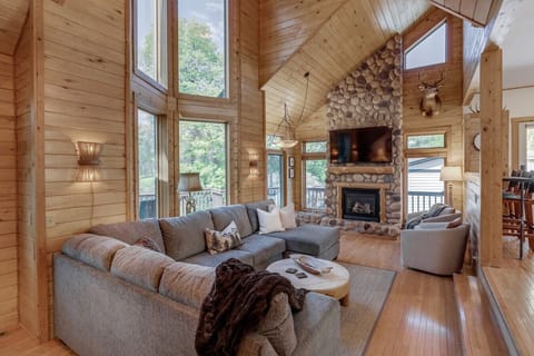 Living Room out to the Deck