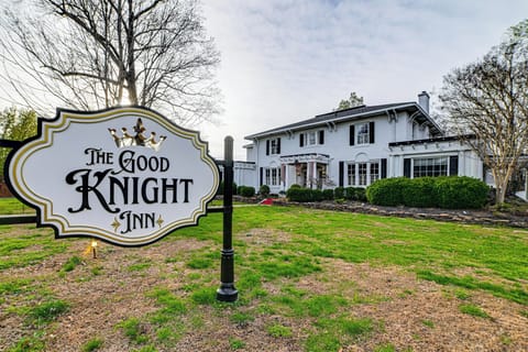 Paducah Vacation Rental | 5BR | 4.5BA | 7,000 Sq Ft