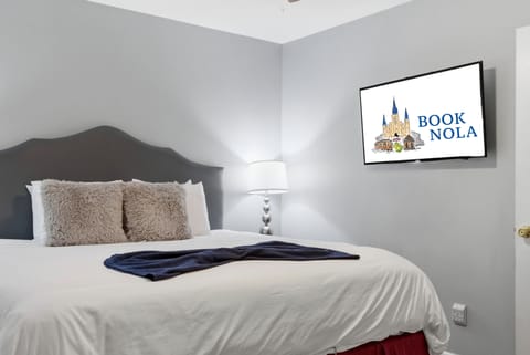 Soft bedroom retreat with restful ambiance