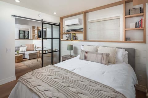 Sleep comfortably on the queen size bed.