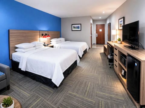 Relax with a movie night and plenty of space to unpack.