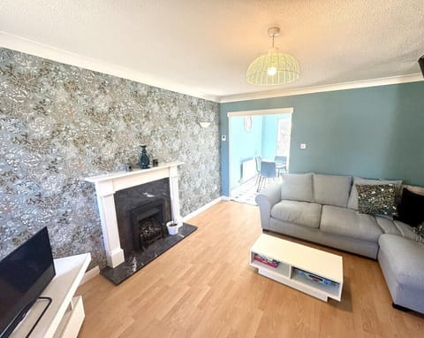 Living Room / Lounge