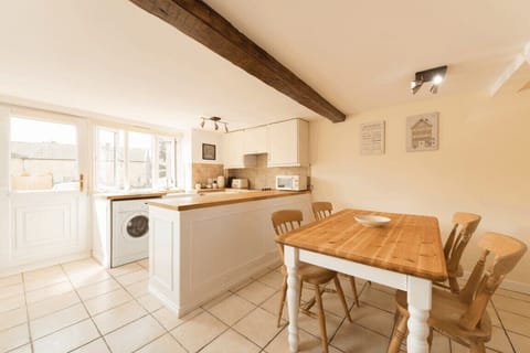 OPen plan kitchen/diner