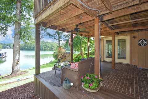 There are so many outdoor spaces that overlook the lake. Stunning views. 