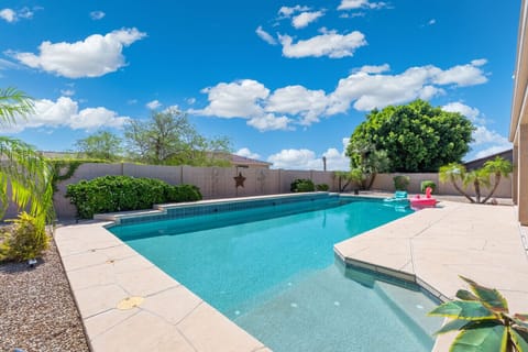 Pool | Inground Design | Baja Shelf & Privacy Wall