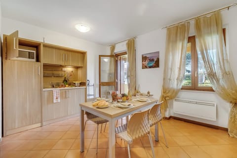 Kitchen and dining area