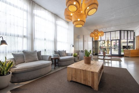 Settle into the breezy lobby lounge, cool and welcoming.